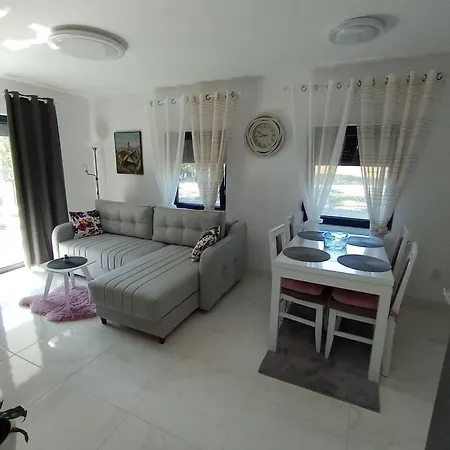 Apartamento Mali Raj *