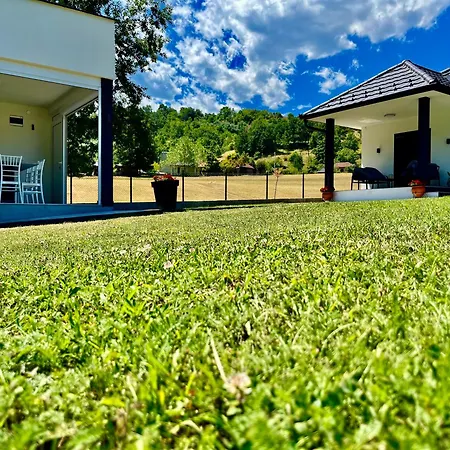 Mali Raj Daire Bogutovac