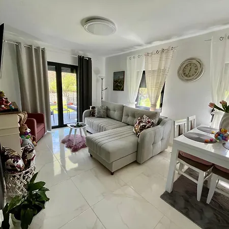 Apartamento Mali Raj Bogutovac